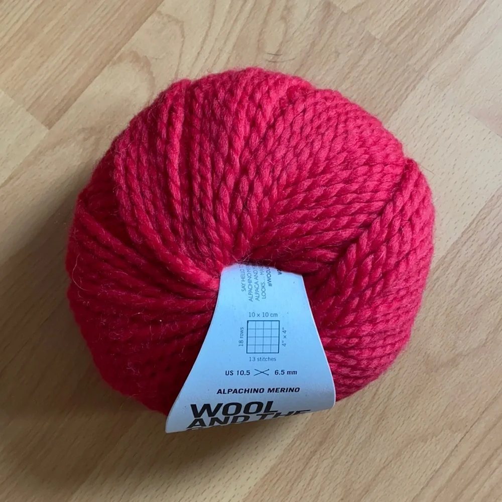 Red yarn - Picture 1 of 3